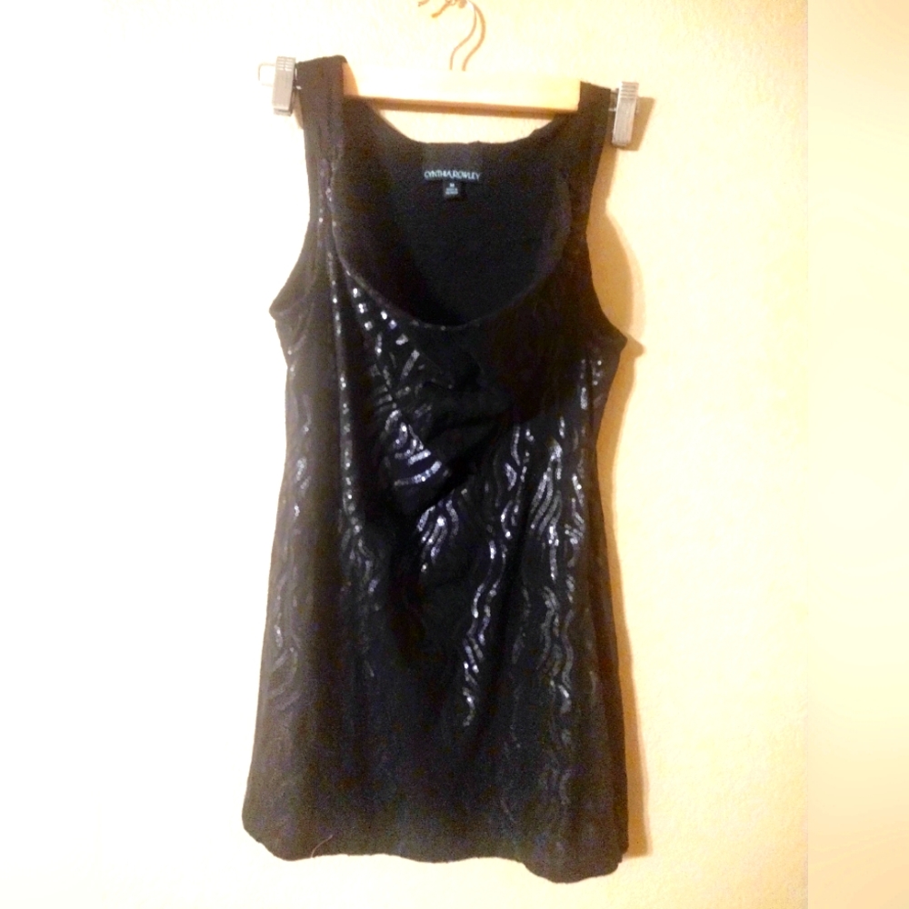 Sleeveless sparkly M top •2 items for 30% off•